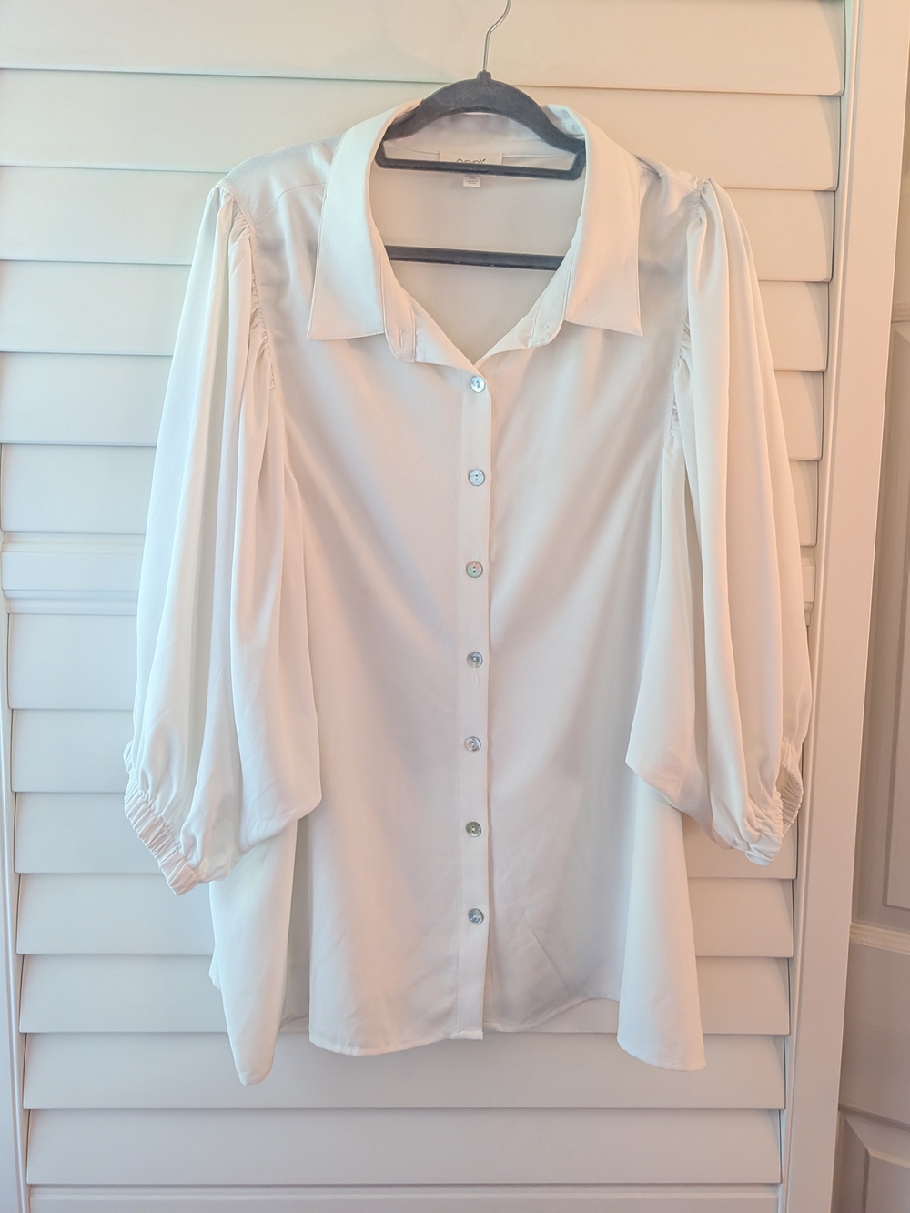ODDY Cream Button-Front Blouse with Balloon Sleeves